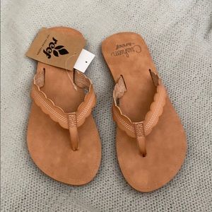 BRAND NEW CUSHION BY REEF